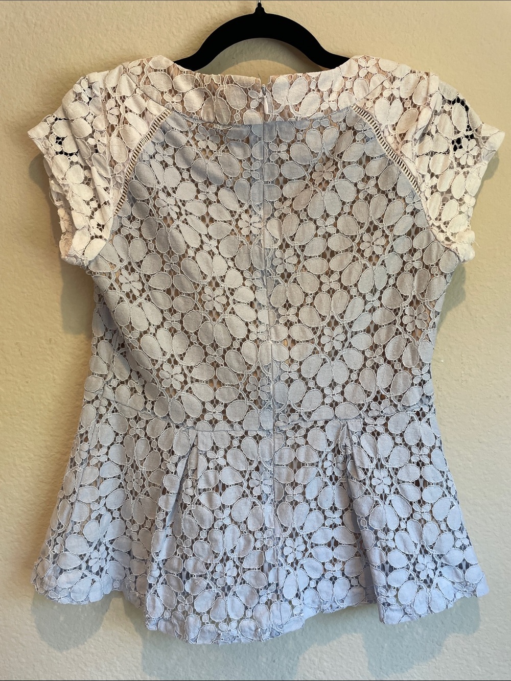 Nanette Lepore White Floral Lace Peplum Top - size S - Picture 3 of 4